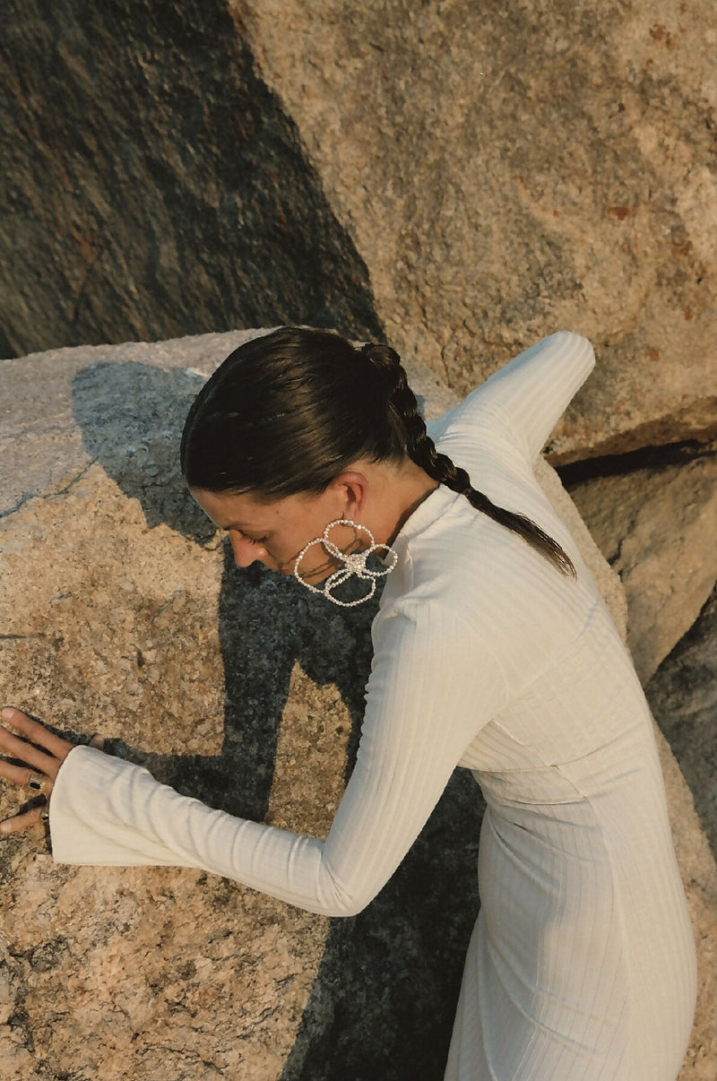 OVERSIZED FLOWER PEARL EARRINGS