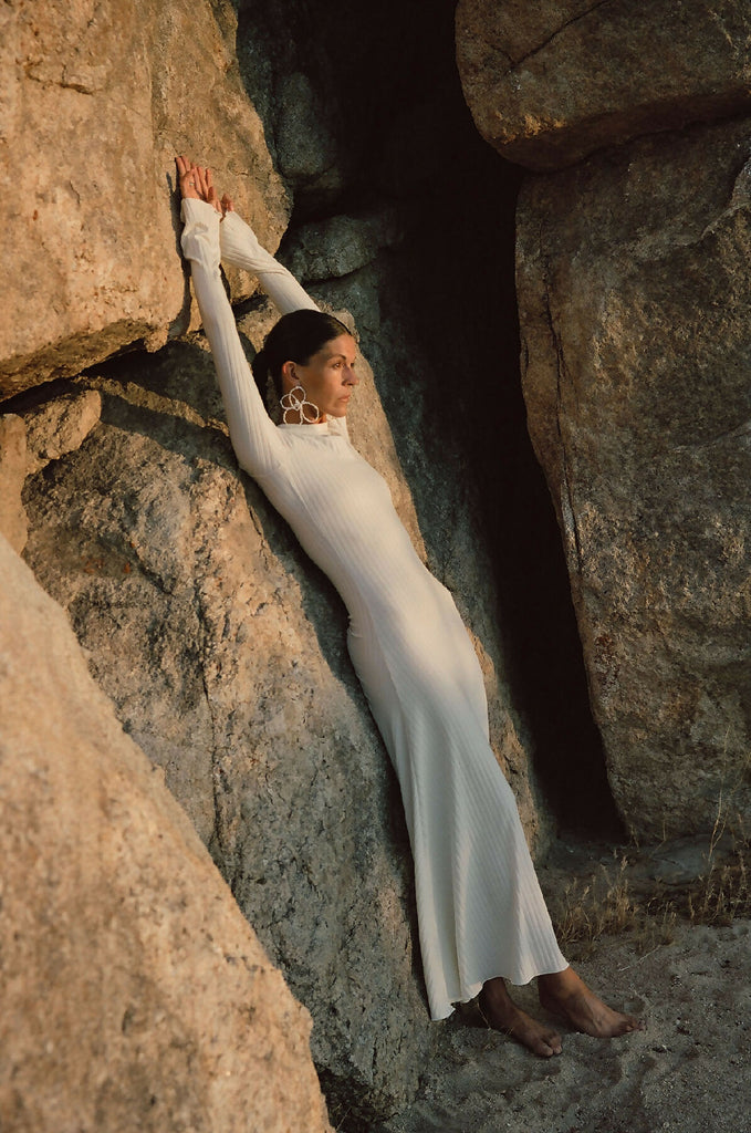 OVERSIZED FLOWER PEARL EARRINGS