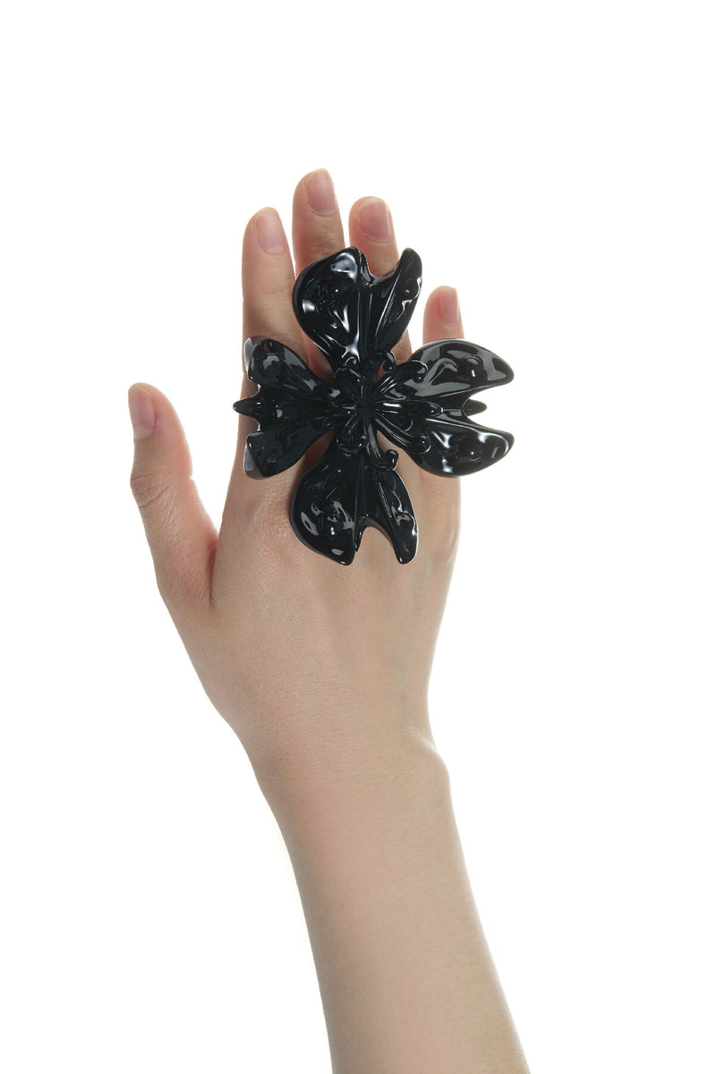Blooming on the exoskeleton of spirt' Ring (Black)