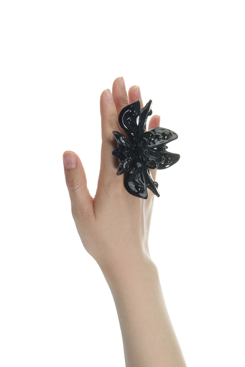 Blooming on the exoskeleton of spirt' Ring (Black)