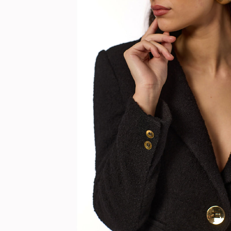 Victoria | The black tailored jacked