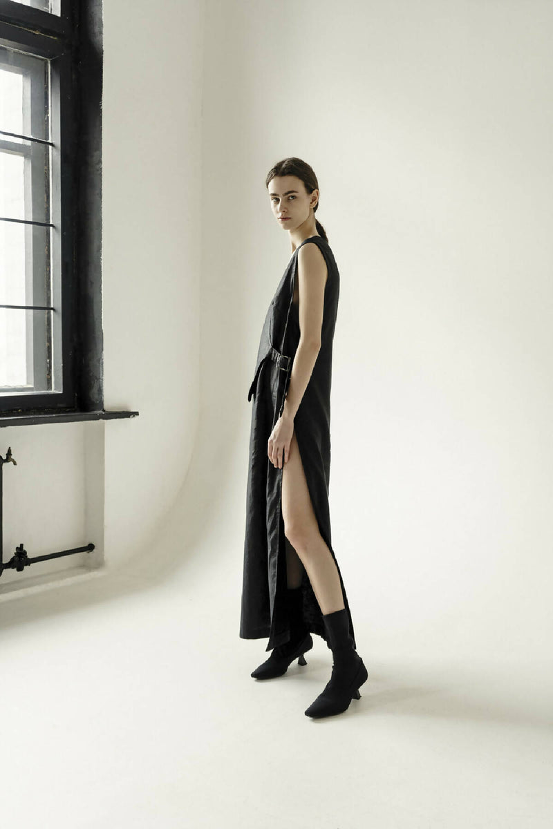 km-by-lange-black-high-slit-dress-0006
