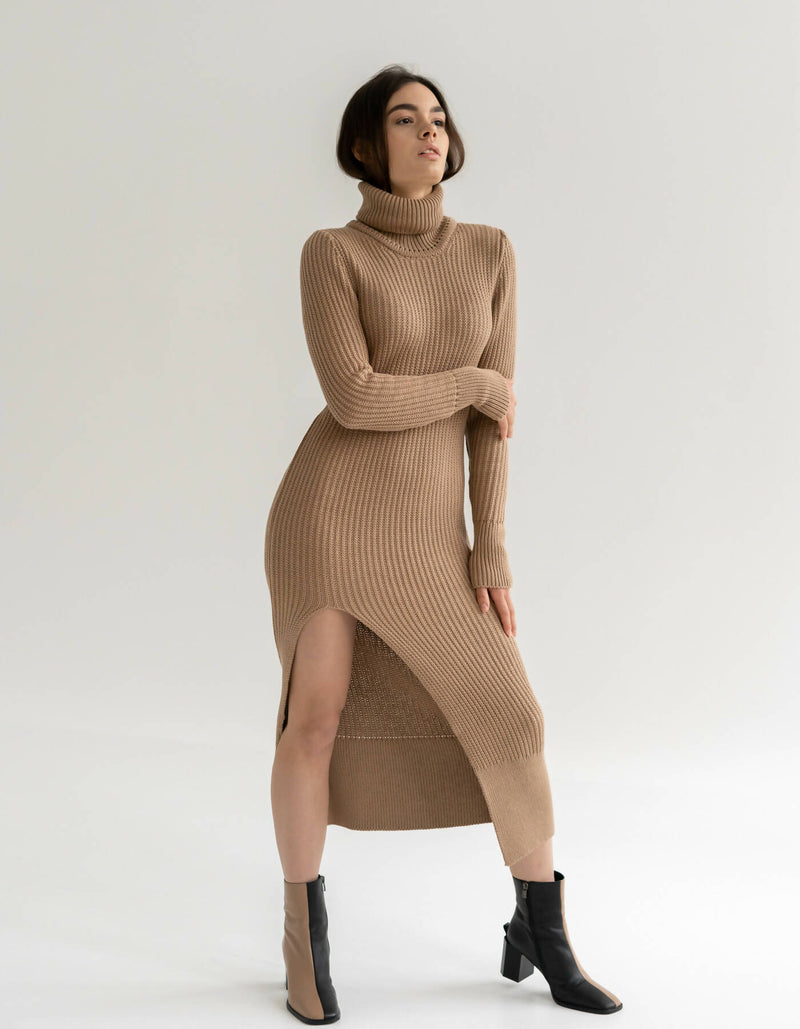 Knitted Dress with a Slit Hople