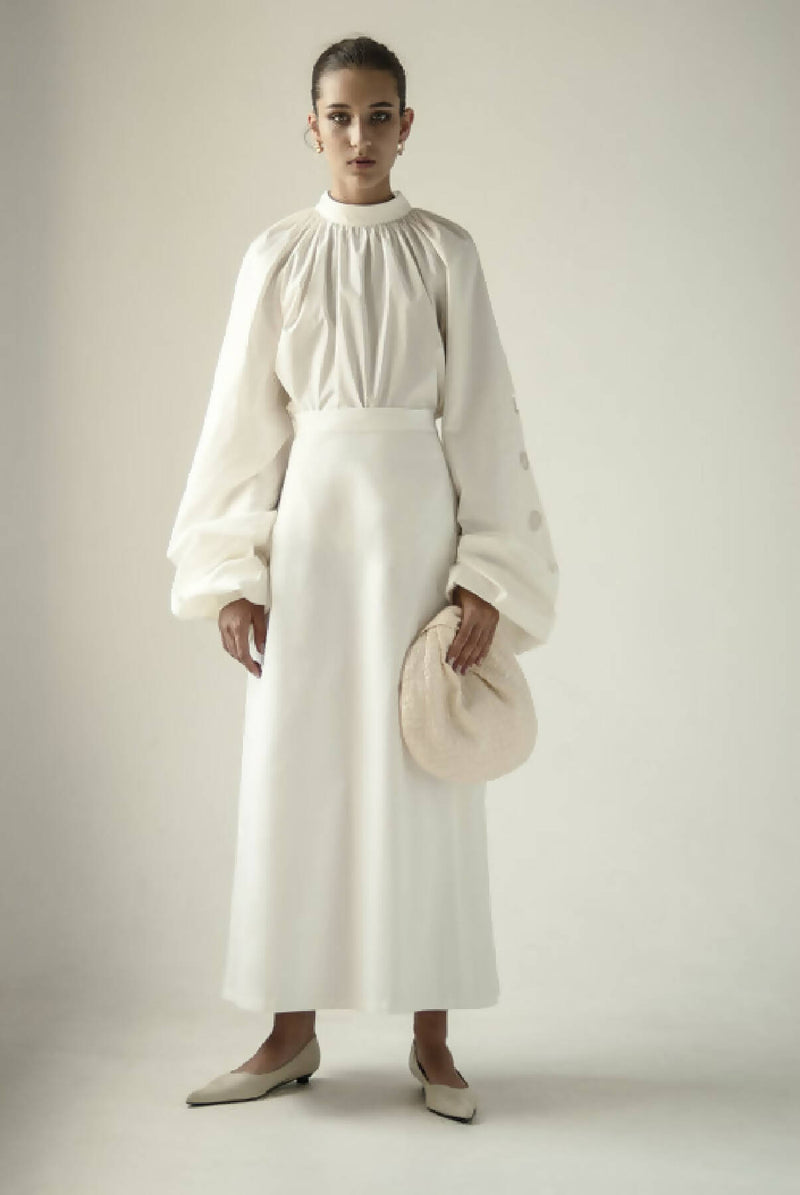 WOODEN BUTTONS WHITE SKIRT