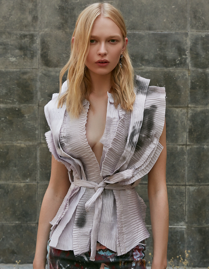 Plisse Sleeveless Jacket