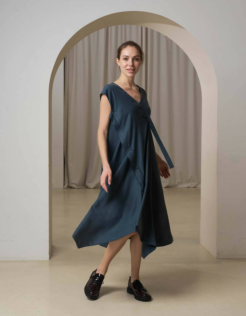 Sleeveness V-Neck Midi Dress