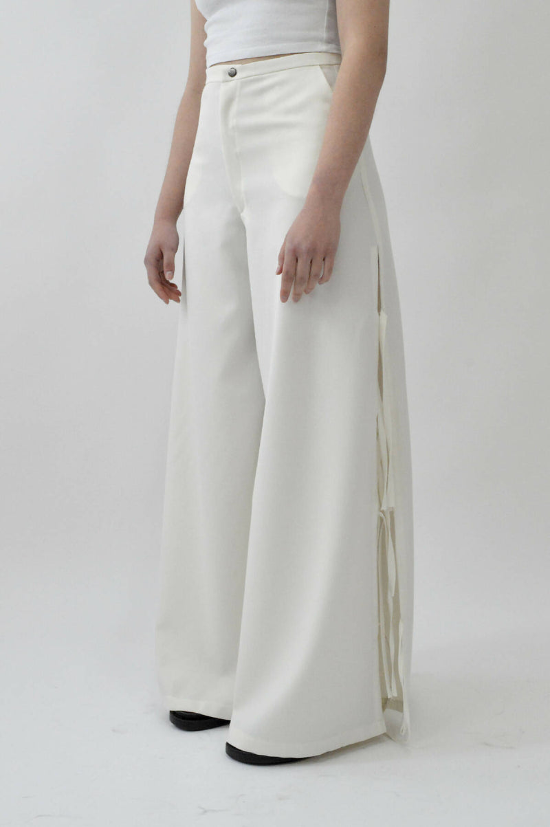 CANDELABRE WITH PANTS
