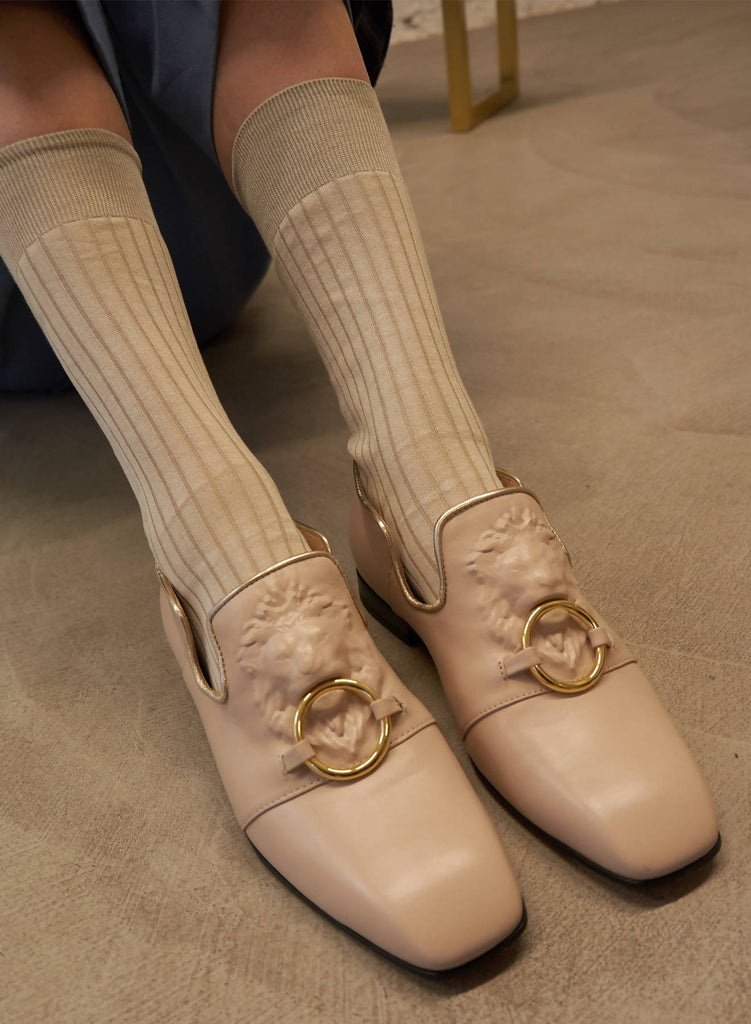 Iris Leone Flat